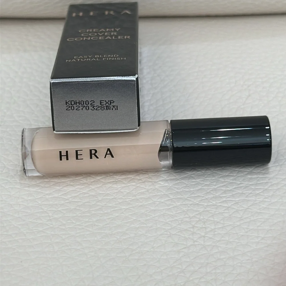 NIB HERA CREAMY COVER CONCEALER EASY BLEND NATURAL FINISH in Travel Size